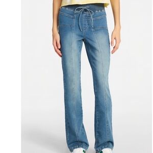 💥 QUICK SALE - NWT NO BOUNDRIES Pull-On Bootcut Mid Rise Jeans
